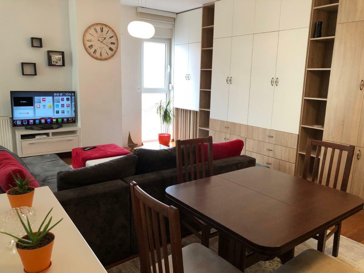 Apartment Prishtina Pristina Esterno foto